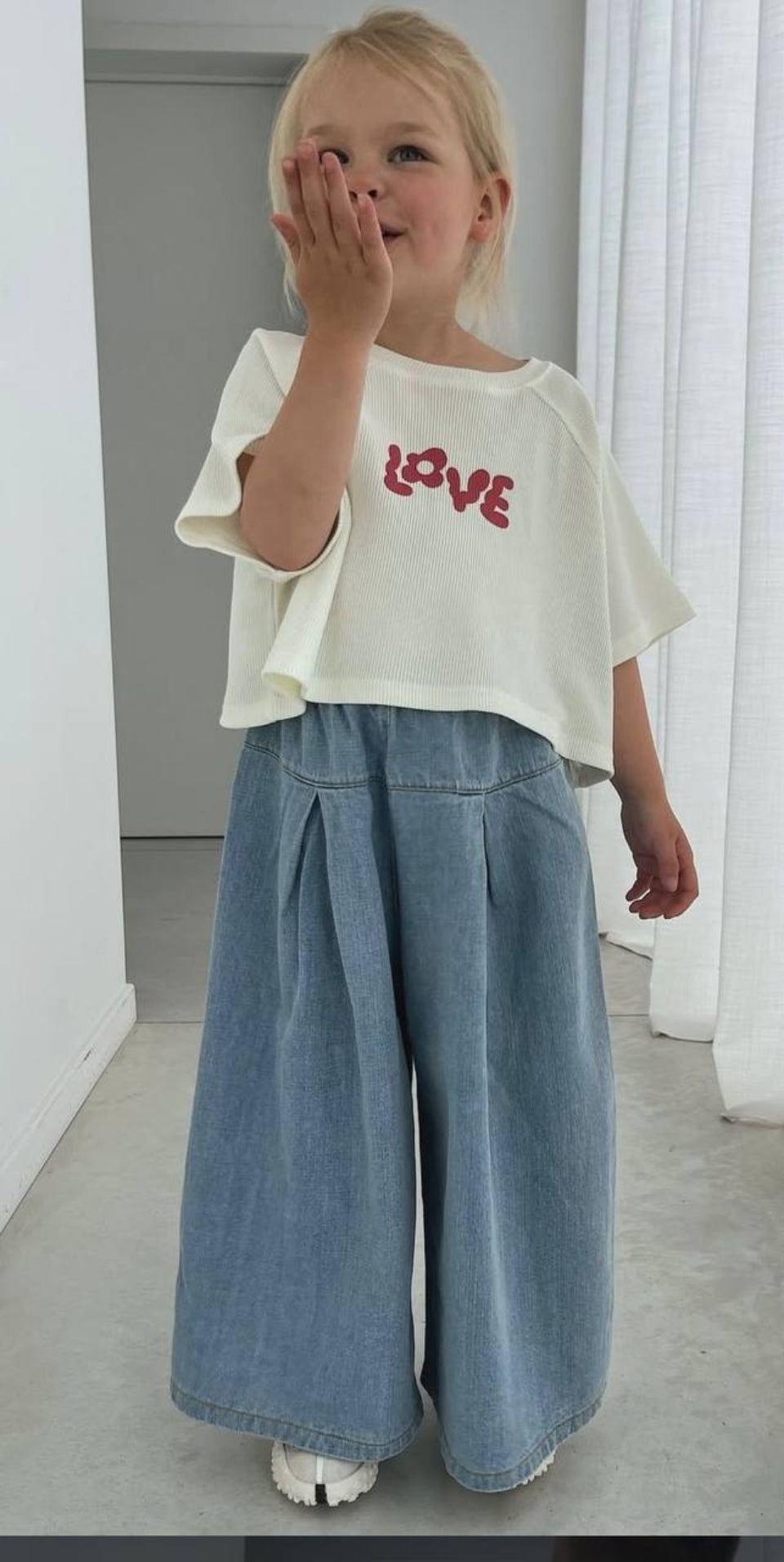 Kız Çocuk Love Yazılı Crop Top ve Denim Pantolon İkili Takım